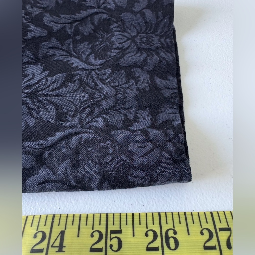 Chico’s Black Texture Floral Pull On Ankle Pant Size 18 Stretch Dressy or Casual - Picture 12 of 13
